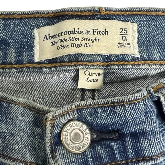 Abercrombie & Fitch Women’s Ultra High Rise 90s Straight Denim Jean Sze 25 Short - Picture 2 of 8